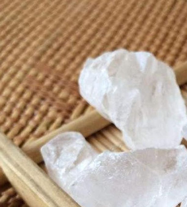 梦见明矾预示哪些含义?解析其象征与心理影响 梦见明矾预示哪些含义?解析其象征与心理影响