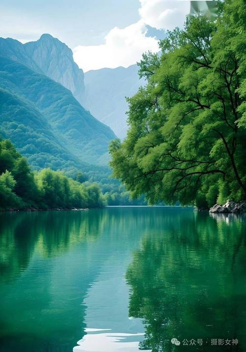 梦见波浪涌向脚下解读5个心理信号与运势变化