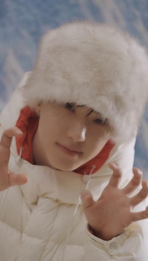 梦见波浪涌向脚下解读5个心理信号与运势变化