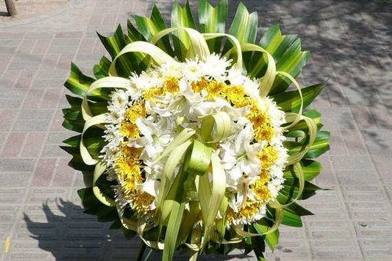 全面解析梦见花圈的深层寓意及心理影响