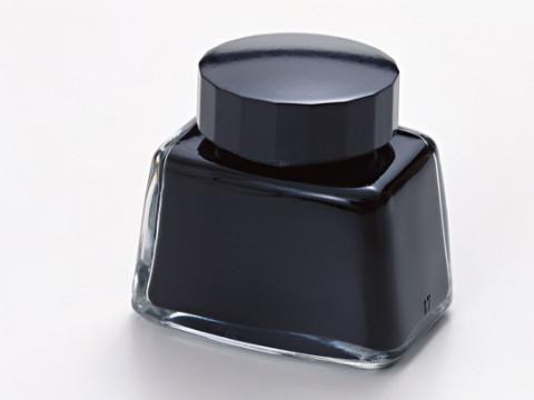 梦见墨水瓶的7个寓意揭示背后心理象征与生活启示