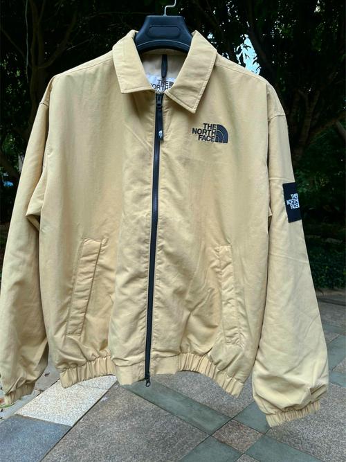 梦见夹克的寓意是哪些?探索梦境与现实生活的关联! 梦见夹克的寓意是哪些?探索梦境与现实生活的关联!