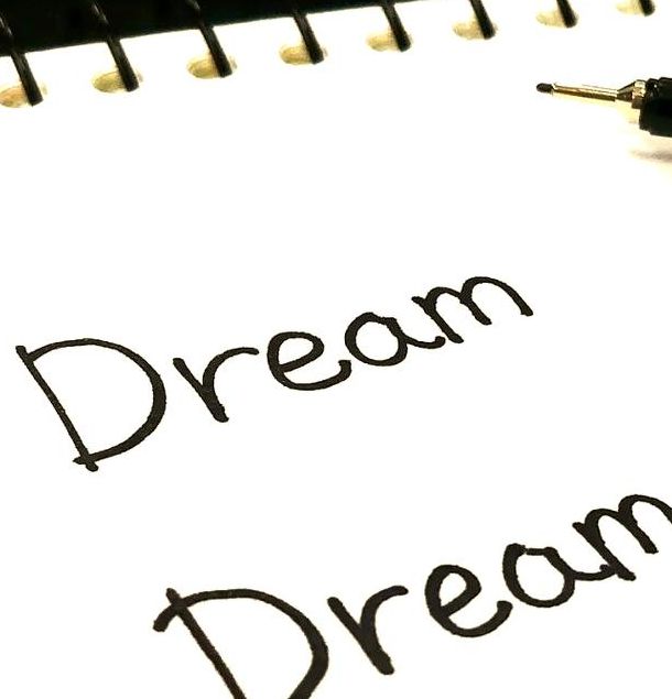 详解梦见签字的背后含义，竟预示你未来发展趋势？