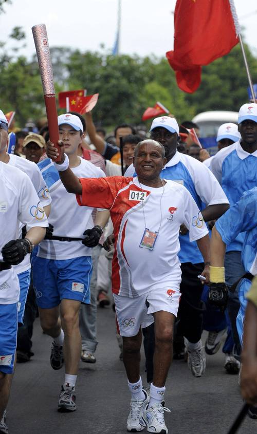 梦见手持火炬行走解析象征意义及心理暗示 梦见手持火炬行走解析象征意义及心理暗示