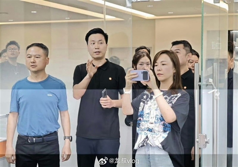 小米17系列为何与iPhone17齐名？雷军揭示全面对标策略！