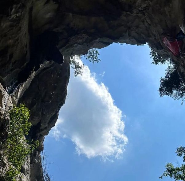 梦见下山意味着哪些？如何解读其中的深层次心理暗示？