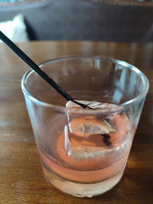 梦见玻璃杯象征意义解析，助你解锁人生新机遇