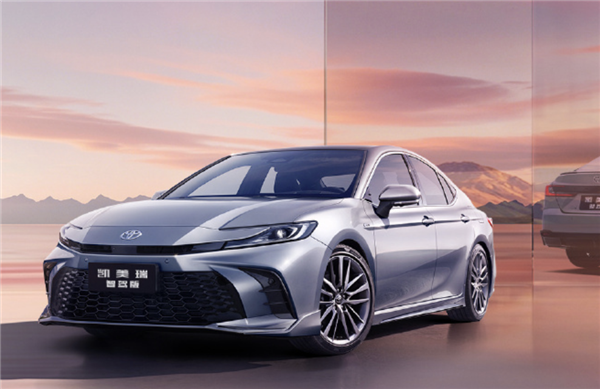 日系品牌进军智能驾驶！丰田凯美瑞智驾版正式上市：21.98万起售