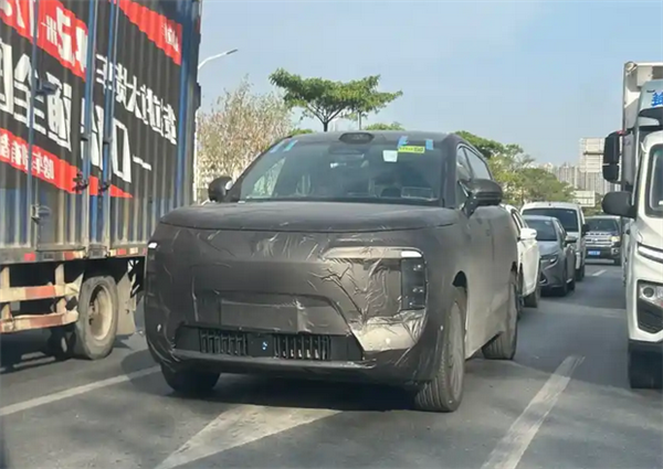 脱胎换骨！全新腾势N8谍照曝光：换装最新技术及设计语言