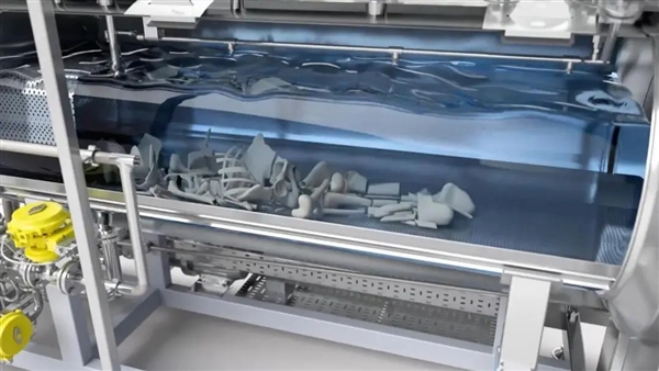 闻起来像蒸蛤蜊！美国流行水葬 碱水“焖煮”遗体化成液体和白骨