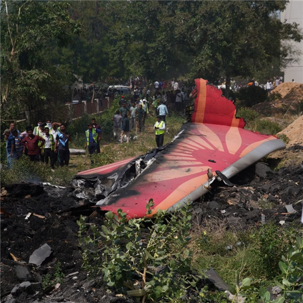 起飞一分钟就坠落 印度这架波音787到底发生了什么