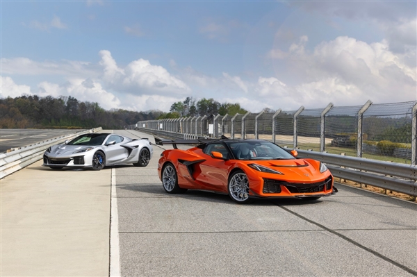 史上最强！科尔维特ZR1X超跑发布：V8+电机 零百加速2秒内